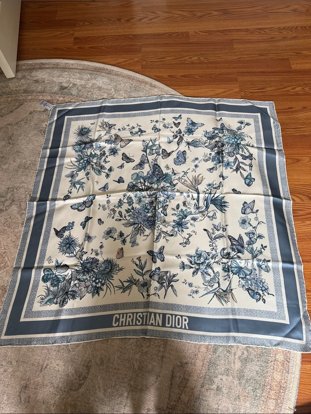 NEW in Box!! Christian Dior Blue & Cream Floral Silk Scarf - Picture 1 of 7